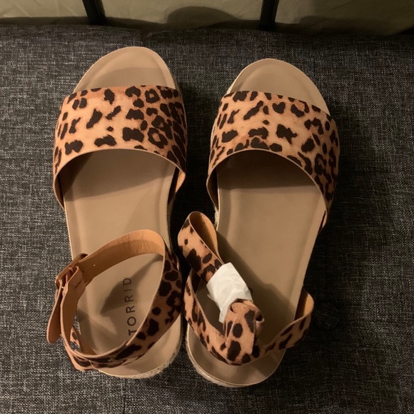 torrid Shoes - NWT Torrid Leopard Espadrille Flatforms Sz 7.5